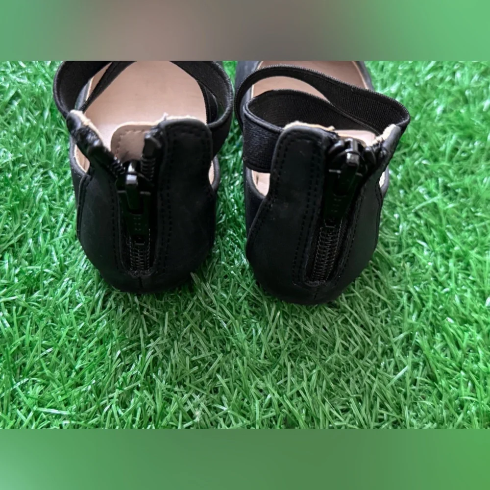 PLACE Black‎ Kids Shoes Size 5